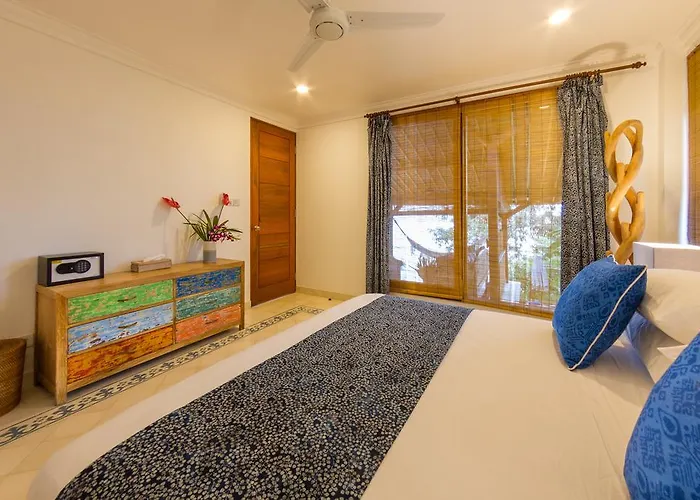 Villa Aquamarine *